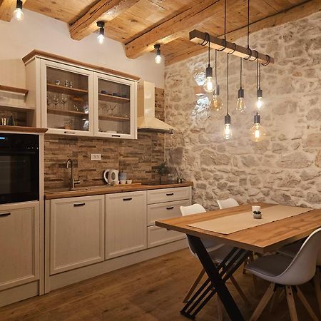 Apartments Dalmatian Stone House Turanj Luaran gambar