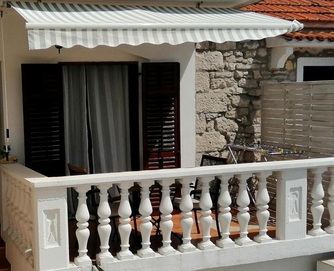 Apartments Dalmatian Stone House Turanj Luaran gambar
