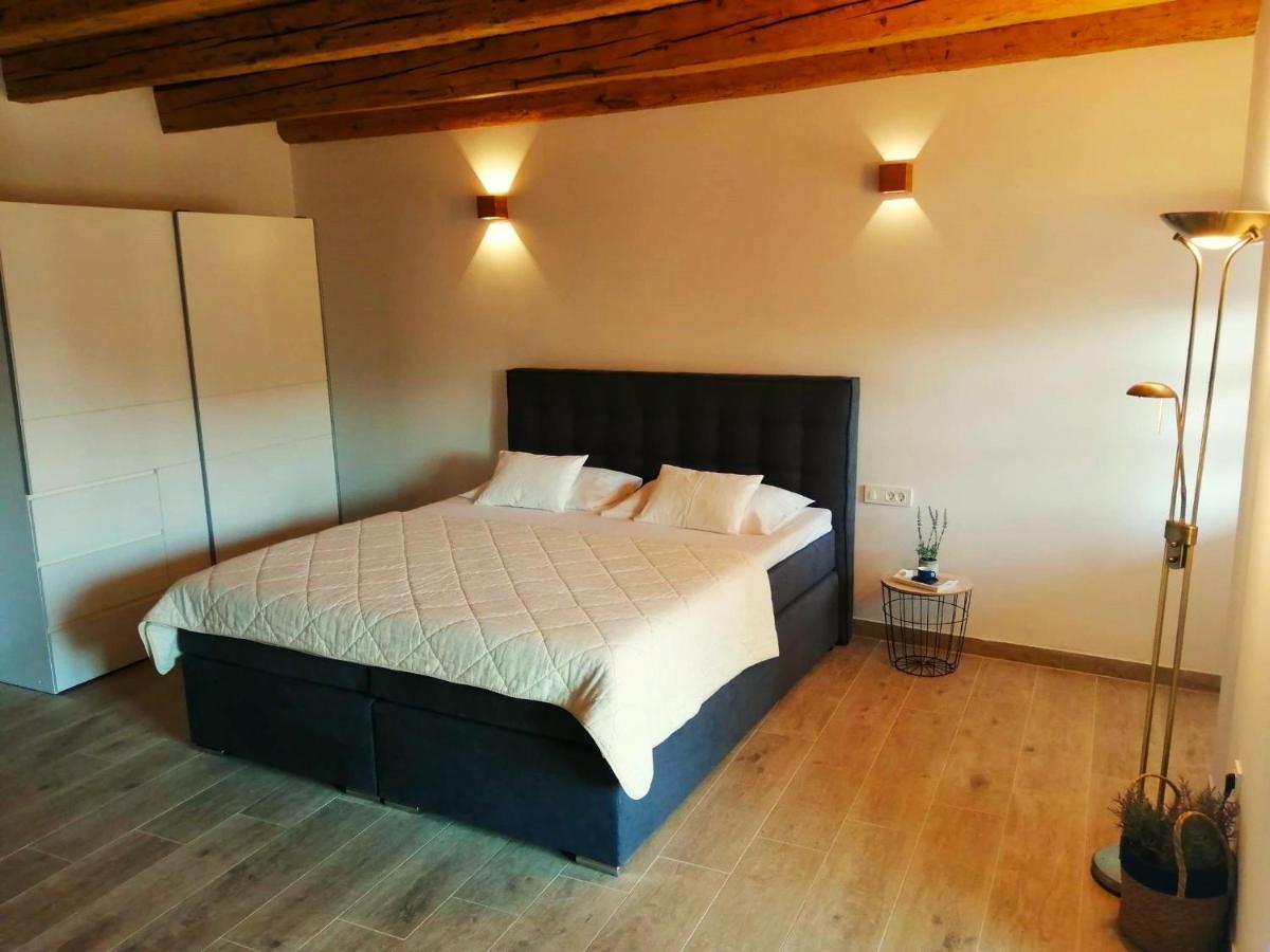 Apartments Dalmatian Stone House Turanj Luaran gambar