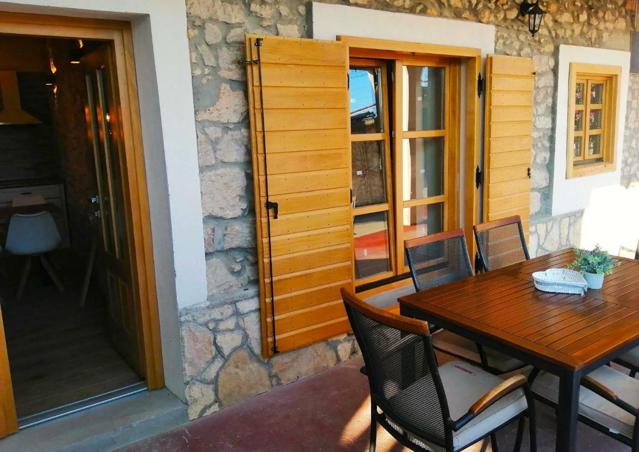 Apartments Dalmatian Stone House Turanj Luaran gambar
